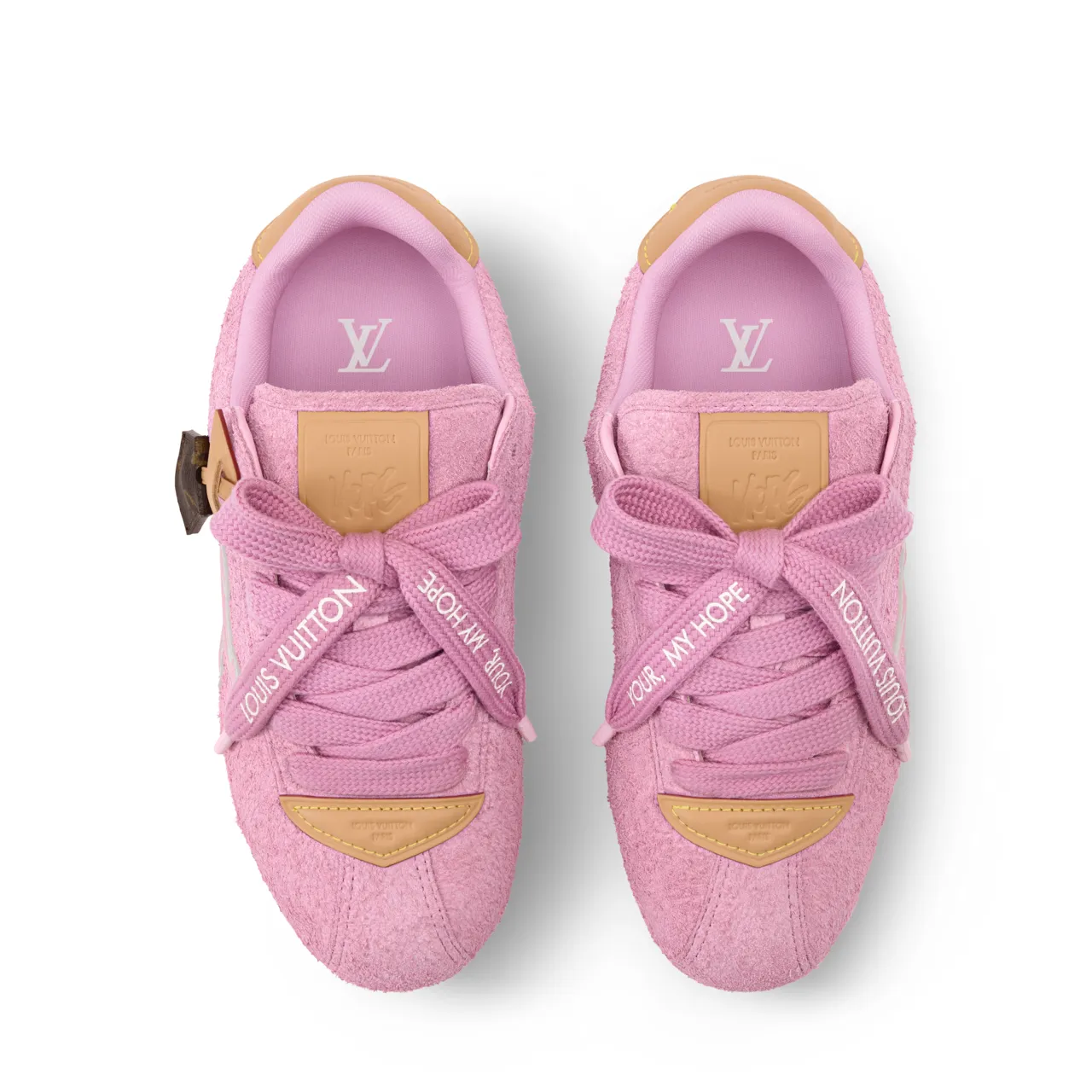 Louis Vuitton x j-hope LV Buttersoft運動鞋，6萬1000元。品牌提供