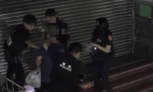 毒蟲坐「車手熱點」太可疑　警一查他攜毒...想逃跑被壓制