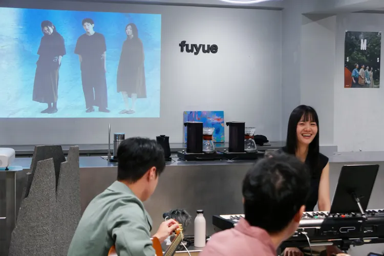 這場集結了音樂、時尚與紙本雜誌的藝術饗宴，由風潮音樂牽線促成。隨著上週「公開練團」圓滿結束，緊接在五月下旬，Cicada 將帶著這份能量回到正式舞台。 M_S Magazine提供