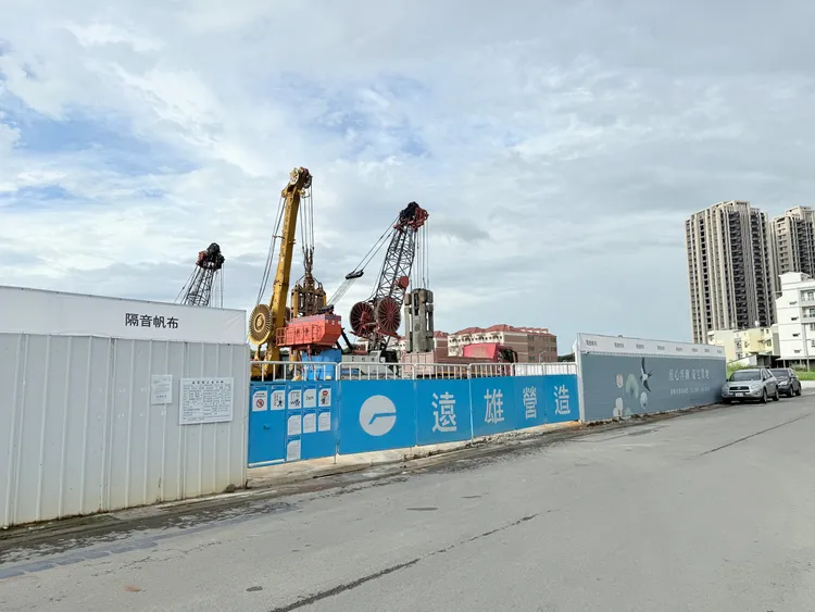 高雄大學目前高價兩案分別為遠雄「遠雄一靚」、茂德「高大之森2」，均價落在42-43萬元之間，屬於當區高標。葉家銘攝