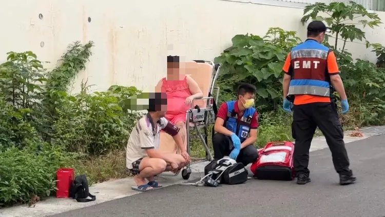 夫妻檔驚險逃生，輕微嗆傷送醫。民眾提供