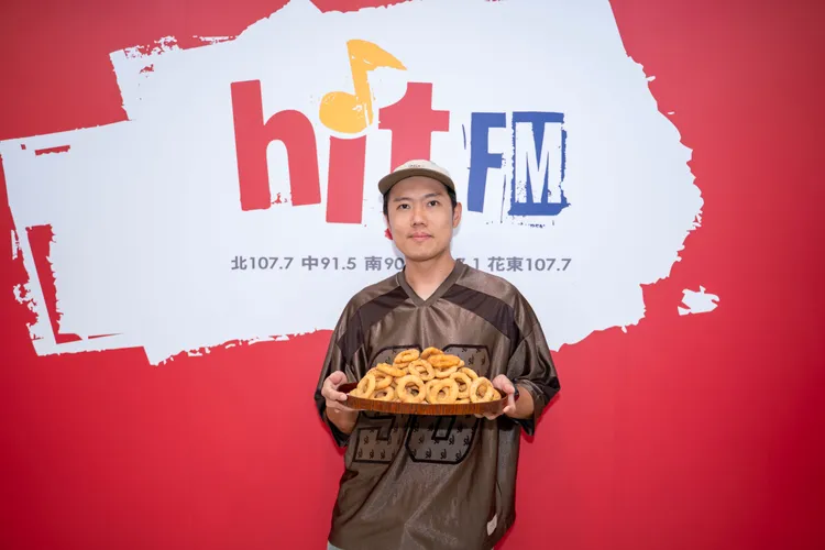 洋蔥「520」出新歌《我甘願重新愛過》。Hit Fm聯播網提供