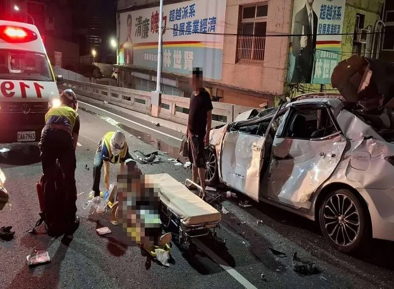 彰化重大車禍！BMW先撞機車再逆撞轎車2死2傷　新婚夫妻天人永隔