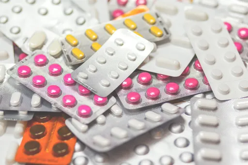 旅遊備藥先查清楚！抗組織胺、安眠藥入境限制多　違規最重關5年