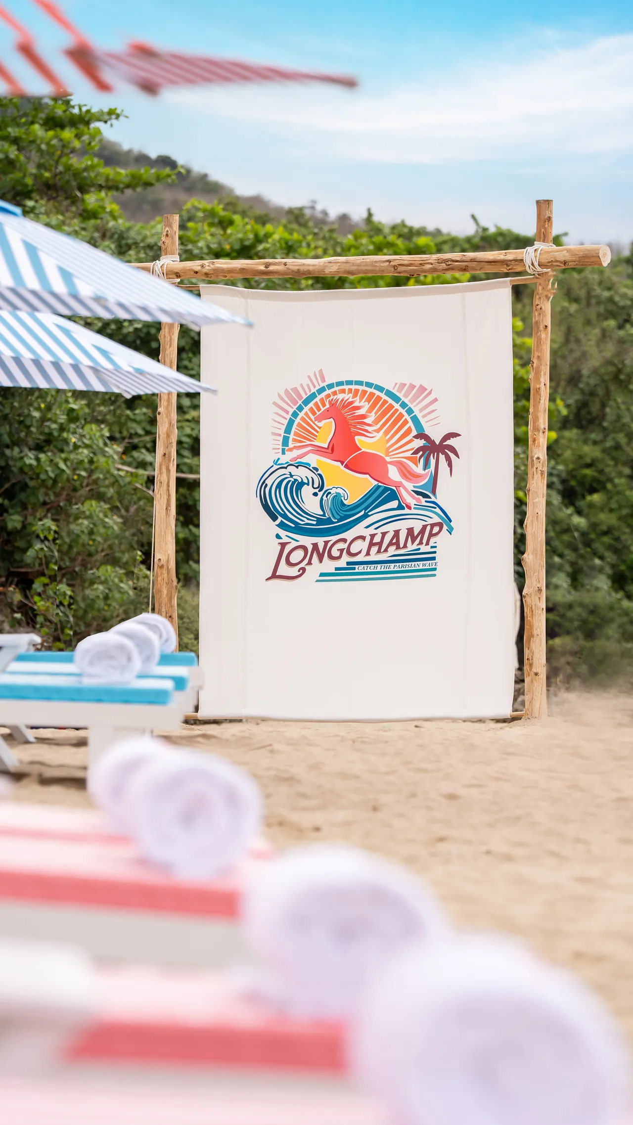 「LA PLAGE LONGCHAMP瓏驤海灘俱樂部」於南台灣墾丁限時登場。品牌提供