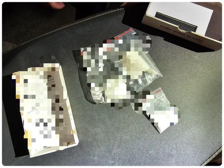 郭男見巡邏員警棄車逃逸，被逮到後起出喪屍菸彈等毒品。民眾提供
