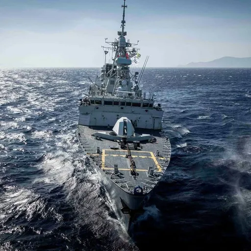 不顧中國抗議！加拿大軍艦穿越台海　原來是他要出訪了