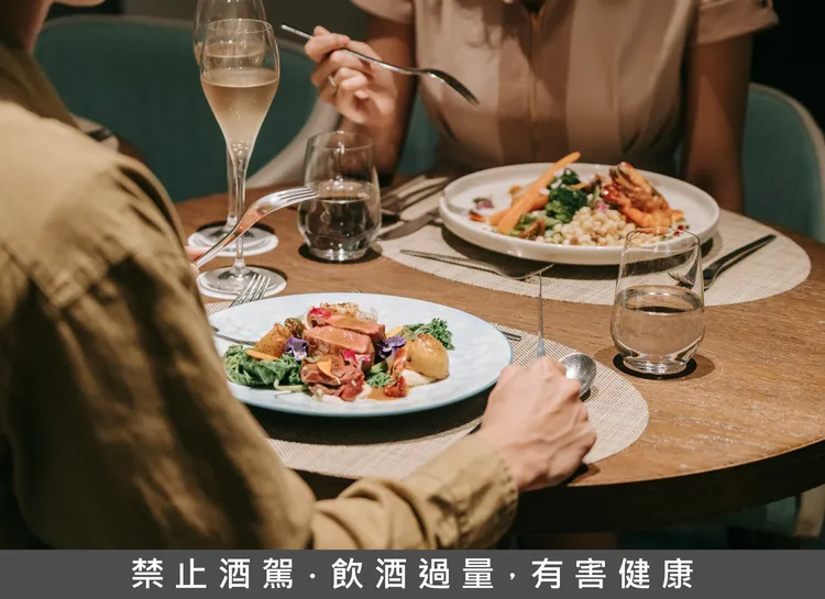 北投老爺PURE歐式餐廳午餐以自然原型食材為本，透過義法料理的手法，喚醒蔬果、食材與香料的溫潤層次。北投老爺酒店提供