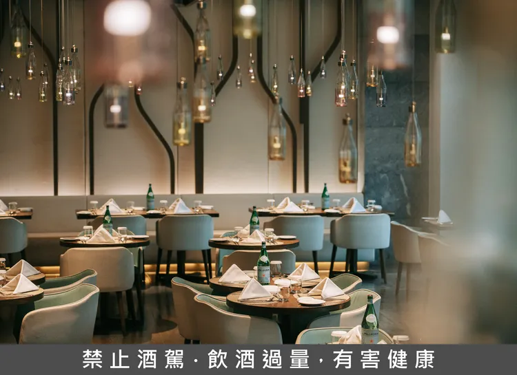 北投老爺以健康療癒為定位，空間設計運用大量通透採光與簡約的流動曲線，構築出優雅且充滿當代感的場域氛圍。北投老爺酒店提供