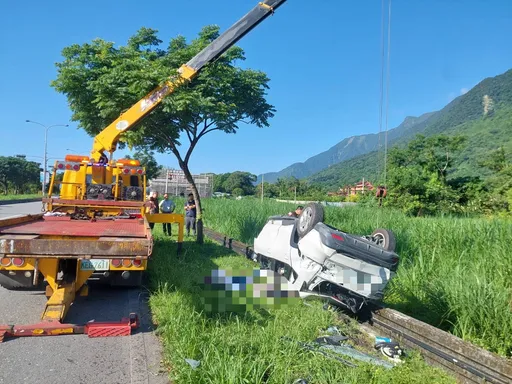 花蓮台9線死亡車禍　休旅車撞路樹21歲駕駛送醫不治
