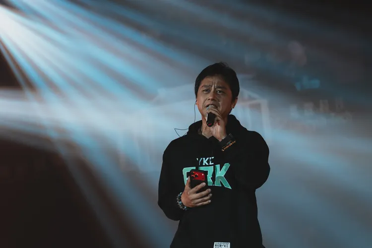 黃柏文重拾麥克風開唱。洋基工程籃球隊 與 運動攝影師 7orkk.pov提供
