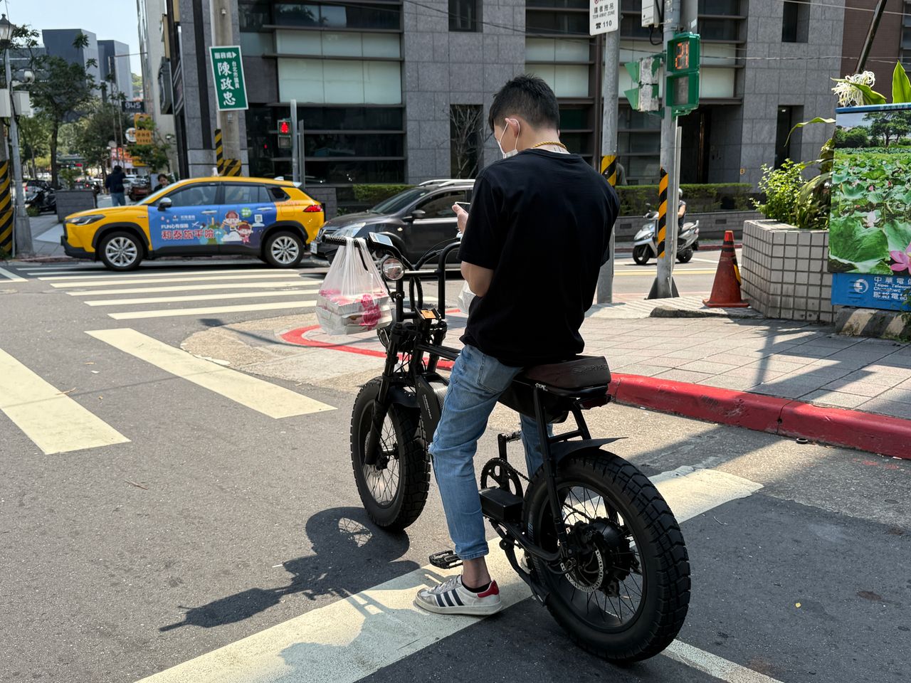 微電車成青少年「移動凶器」? 地方助推普及率卻讓死傷暴增