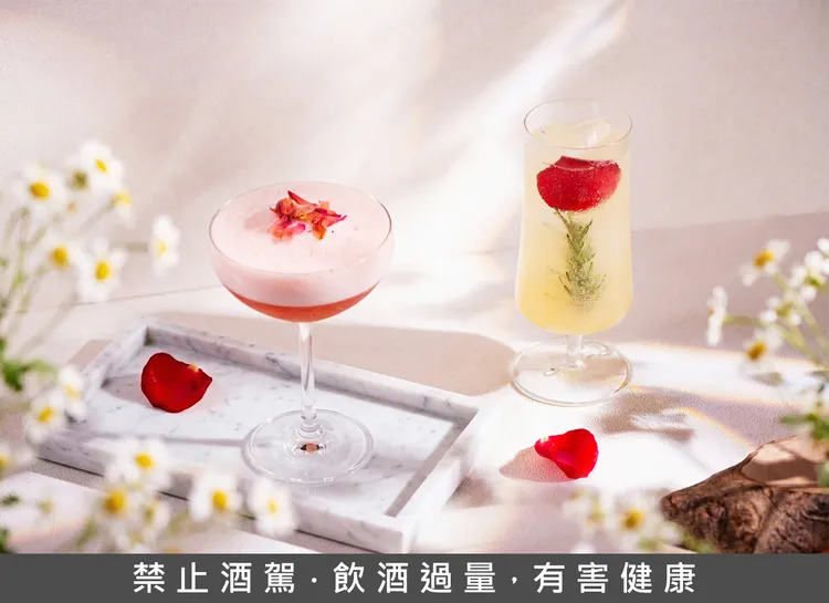 礁溪寒沐酒店MU BAR酒吧5/1至5/31推出母親節兩款特調，單杯190元+10%起。寒舍餐旅提供