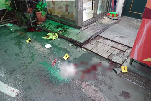 三重男拿菜刀當街砍哥哥　一人倒臥血泊！原因曝光...警殺人未遂偵辦