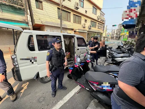 新竹縣警局掃蕩炸街車！不只罰車主也查店家　4改裝車行涉違法用地