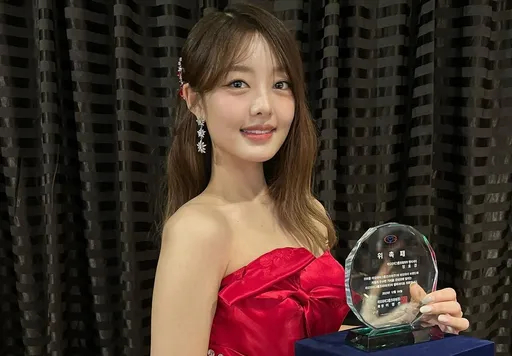 K-POP真有潛規則！女偶像曝交往金主爸爸站C位　演戲被迫「裸背淋浴」