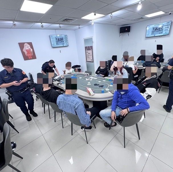 新北職業賭場藏商業大樓德撲協會店面!20人涉賭遭逮 查扣千萬籌碼