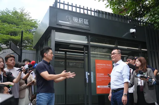 西門「戶外吸菸室」清潔靠民間？北市府：感謝錢櫃KTV協助