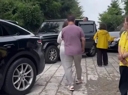 豪車開上玉山管制區...登山口拍照打卡　竟是員警放行　警方說話了