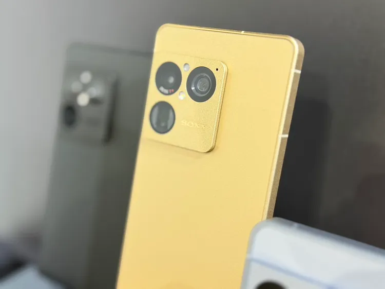 金色僅提供16GB+1TB組合選擇。趙筱文攝