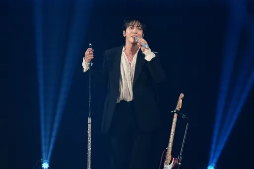 鄭容和空拋麥帥翻了　 CNBLUE神曲前奏一下全場嗨到失控