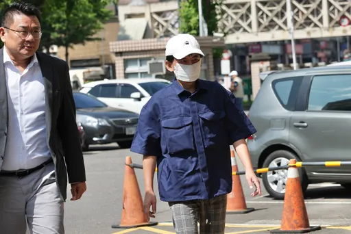 黃子佼淫片案免囚！再為肇事逃逸出庭　換回「好運戰服」拚無罪