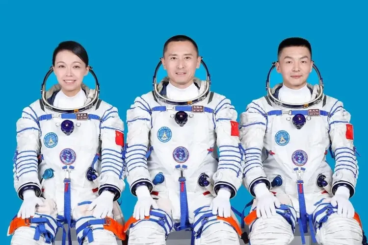 神舟23號太空人黎家盈（左起）、朱楊柱與張志遠。翻攝中國航天工程