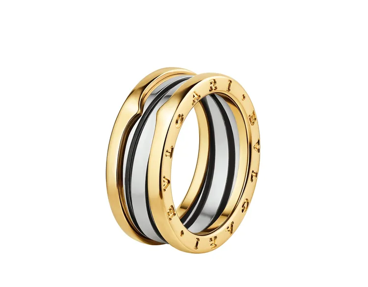 BVLGARI B.zero1系列黃金與精鋼雙環戒指。品牌提供