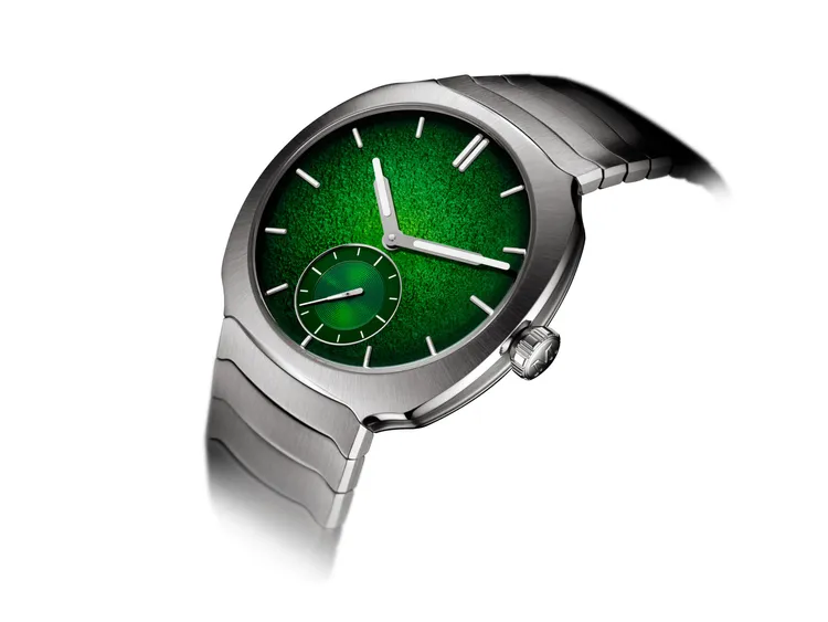 亨利慕時疾速者小秒針萊姆綠琺瑯腕錶專賣店限定版，39mm，不鏽鋼錶殼，萊姆綠煙燻「大明火」琺瑯飾以錘擊紋理錶盤，一體式不鏽鋼鏈帶，HMC 500自動機芯，動力儲存74小時動力儲存，防水深度120米，3萬900。品牌提供