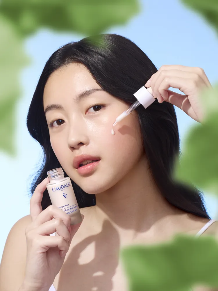 Caudalie葡萄蔓極緻亮白精華液，30ml／ 2200元。品牌提供