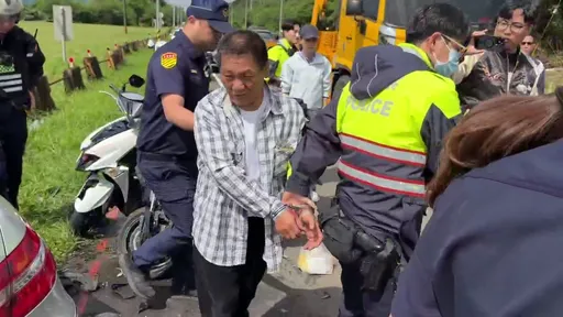 賓士男衝撞8車害6傷！誆檢手機釀禍　竟是毒駕釀禍遭當場逮捕