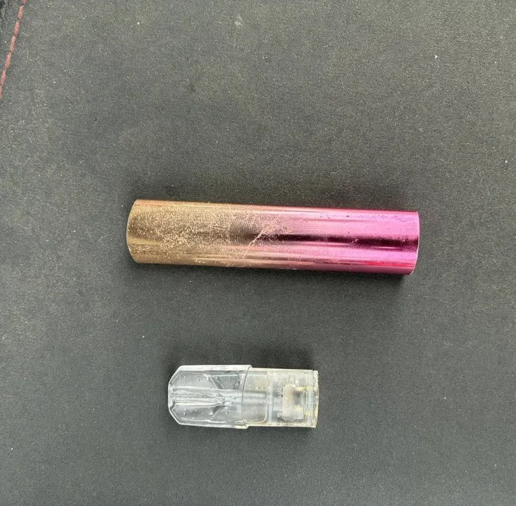 電子菸加熱器及菸彈經檢測呈現毒品陽性反應。桃園警分局提供