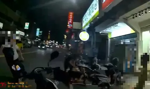 借熱炒店廁所遭拒爆衝突　三重深夜5人亂鬥！4男1女送辦