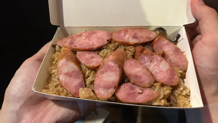 輝達執行長黃仁勳與台積電董事長魏哲家一同送出的燒臘飯。呂承哲攝