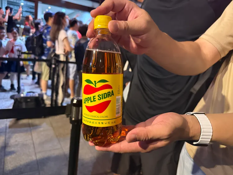 輝達執行長黃仁勳與台積電董事長魏哲家一同送出的飲料。呂承哲攝