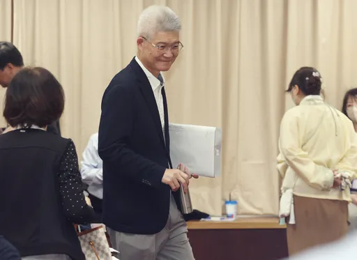 公視胡元輝被趕出立院！綠委轟：羅智強好大的氣焰