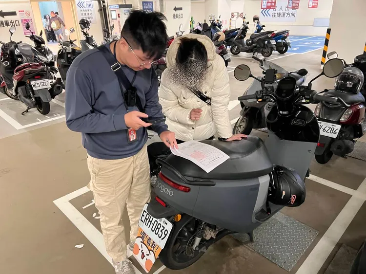 警方專案人員查緝詐團陳姓女犯嫌(27歲、交保）於詐團當中擔任演員的角色。翻攝畫面