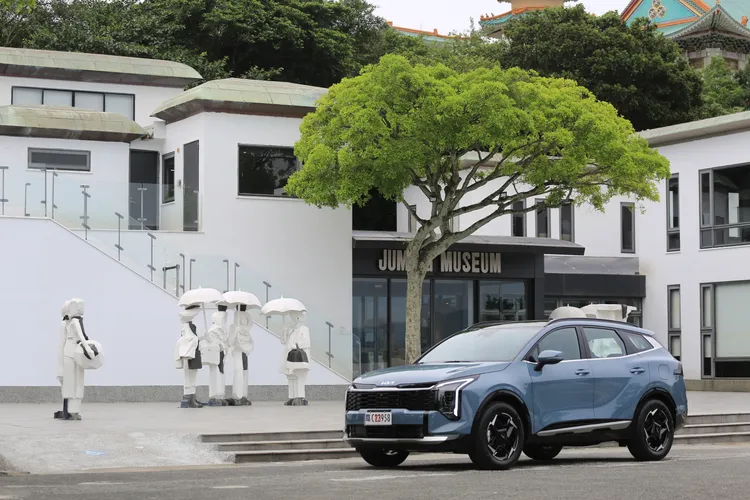 Kia小改款Sportage或許不是大刀闊斧的全面翻新，但Turbo-Hybrid油電系統的加入，確實讓整體產品成熟度明顯提升，也讓它成為當前進口中型SUV市場裡，堪稱具有高度競爭力的高CP值車款。林浩昇攝