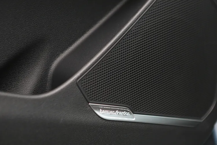 Harman Kardon環場音響系統在頂規車型上持續列為標配項目。林浩昇攝