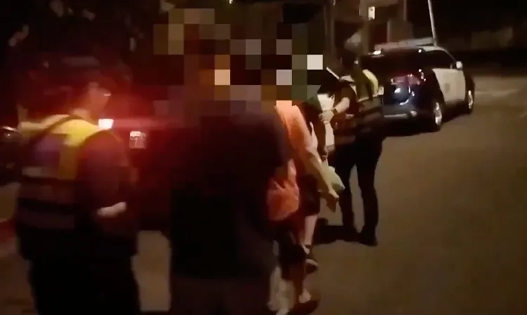 大批賭客被帶回。翻攝畫面