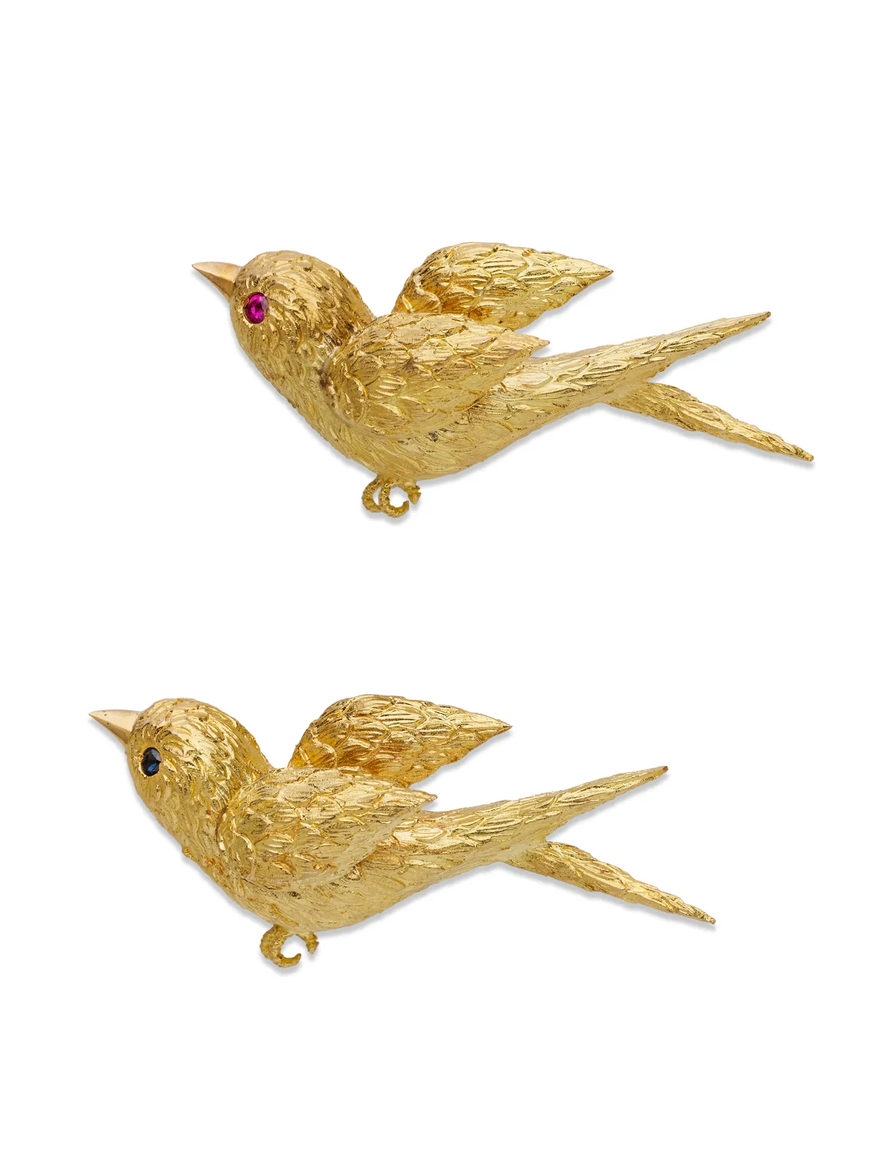 CHAUMET Oisillon Brooch飛鳥胸針描繪鳥展翅翱翔，凝定飛行的瞬間。Chaumet Pauline Guyon提供