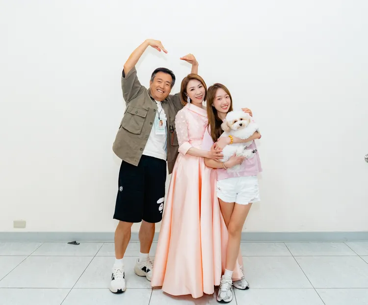 李翊君一家三口甜蜜蜜。寬宏藝術提供