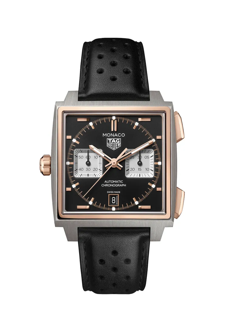 TAG Heuer Monaco左冠計時腕錶曜金黑款，
42萬1000元。品牌提供