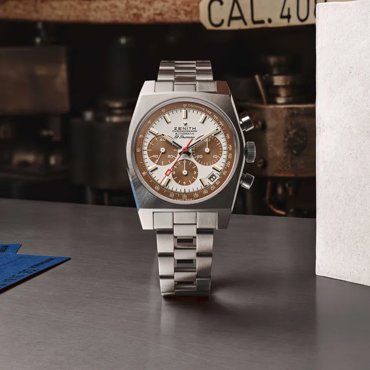 ZENITH CHRONOMASTER Revival A384 Tropical熱帶面復刻腕錶，37mm ，精鋼錶殼 ，白色漆面與棕色計時盤 ，精鋼「ladder」梯形錶鏈 ，El Primero 400自動上鏈機芯 ，動力儲存50小時，防水深度50米，32萬3900元。品牌提供