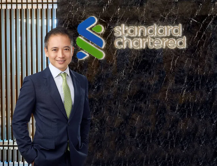 渣打銀行北亞區首席投資總監鄭子豐表示，市場目前似乎已度過恐慌情緒高峰期，美股不僅收復了中東衝突爆發以來的跌幅，更屢創歷史新高。渣打銀行提供