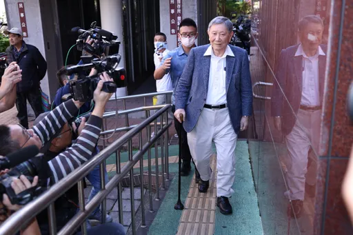 沈慶京做泌尿手術　領悟「企業重生之道」：為下一代鋪路