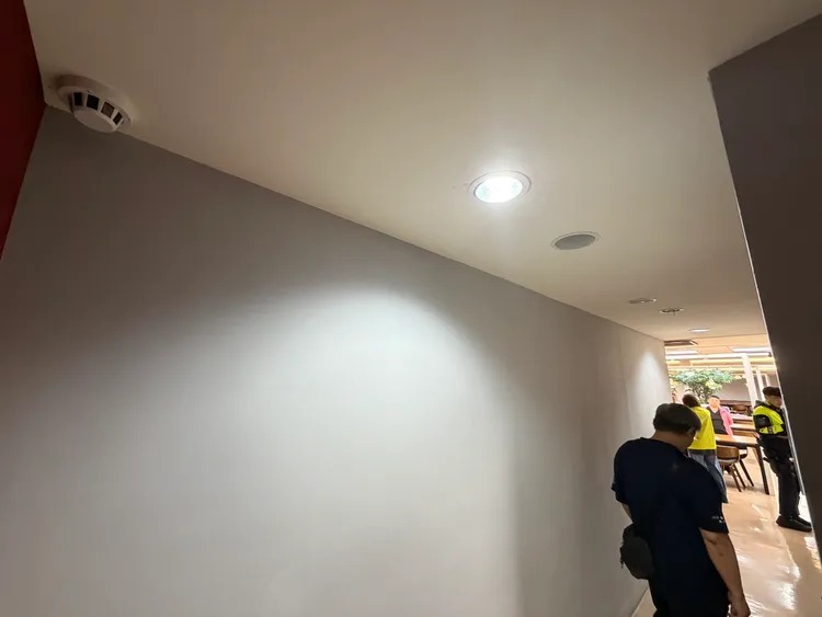 警方獲報到場勘驗。輔大提供