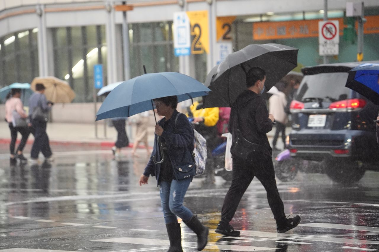 雨炸全台「這區下最兇」 趨緩時間曝光!1圖看懂3天雨勢
