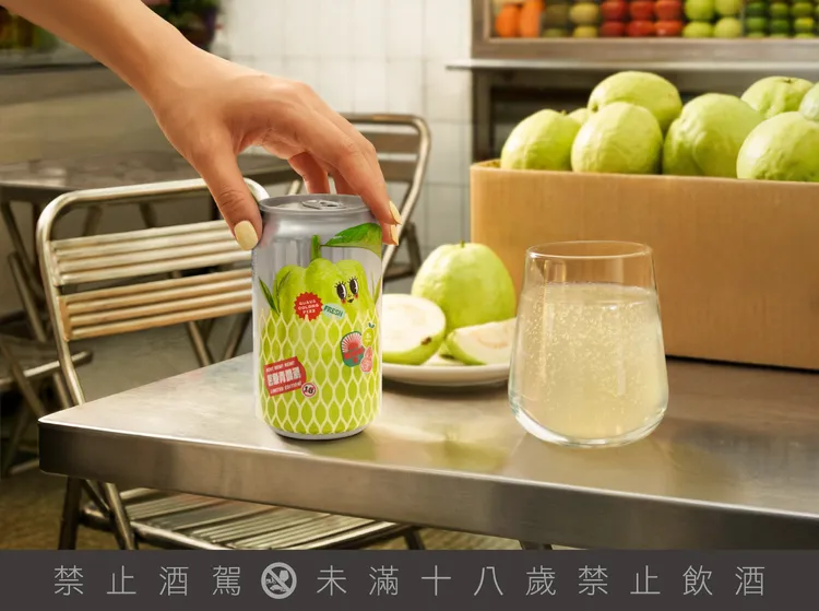 繼深受市場好評的「芭青哥」果茶啤酒後，臺虎精釀於今日宣布推出全新力作「芭青嫂果茶調酒」。臺虎提供