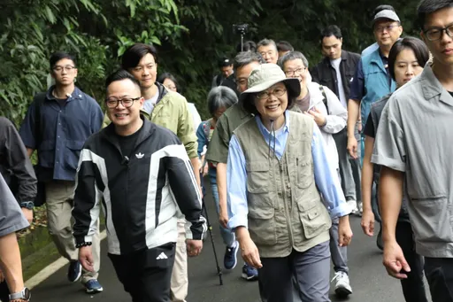 童子瑋再約爬山「雪恥」　這次會不會喘？蔡英文公布答案